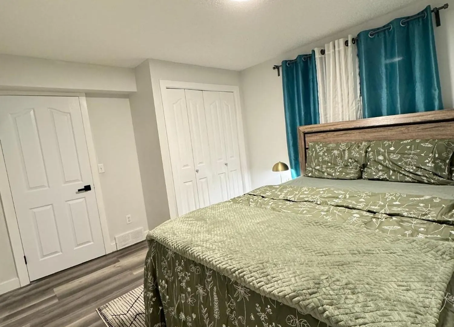 Apartman Modern 2 Bedroom Suite YYC