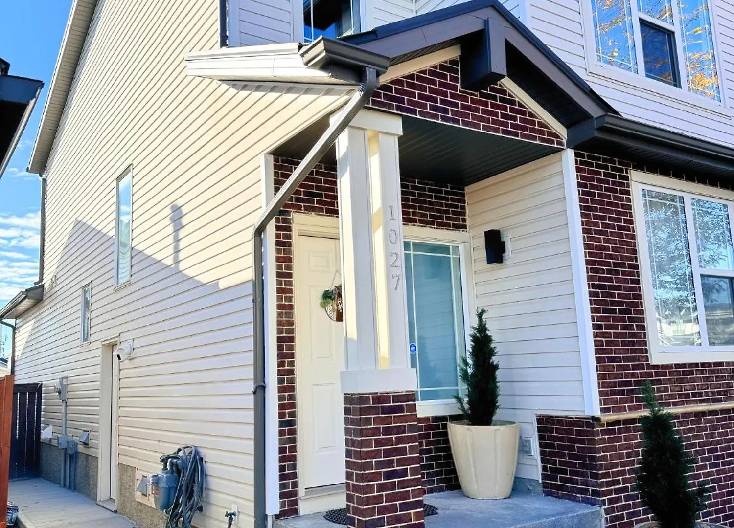 Modern 2 Bedroom Suite YYC
